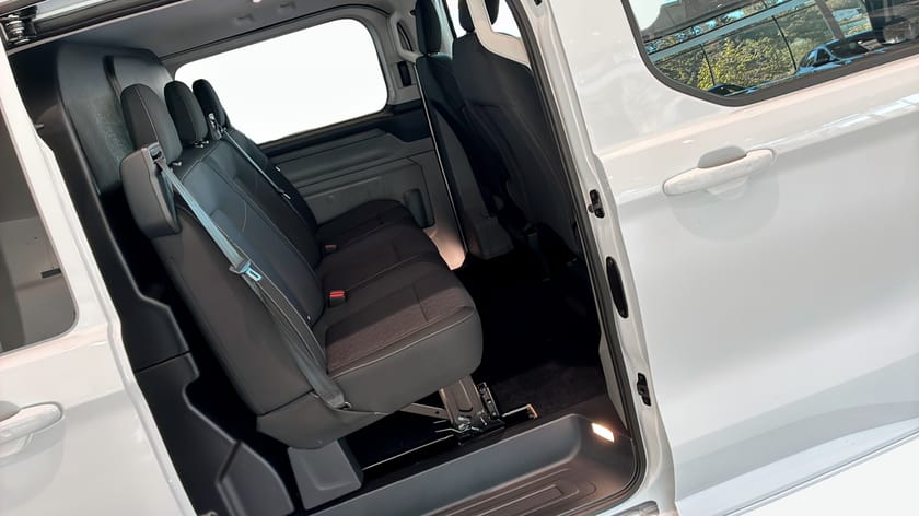 Bild 5 av Ford Transit Custom 320 Crew Van Limited DH Awd 170hk Demo