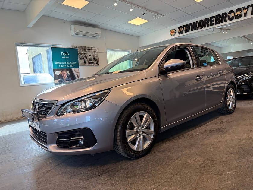 Bild 2 av Peugeot 308 1.5 BlueHDi 130 EAT Drag M-värmare Ljusramp Kamrembytt