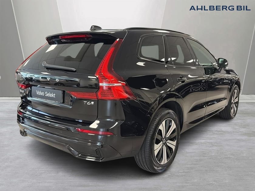 Bild 5 av Volvo XC60 T6 Plus Dark Edition, Halvautomatisk Dragkrok, Panoramatak, BLIS, Google Maps, Apple Carplay