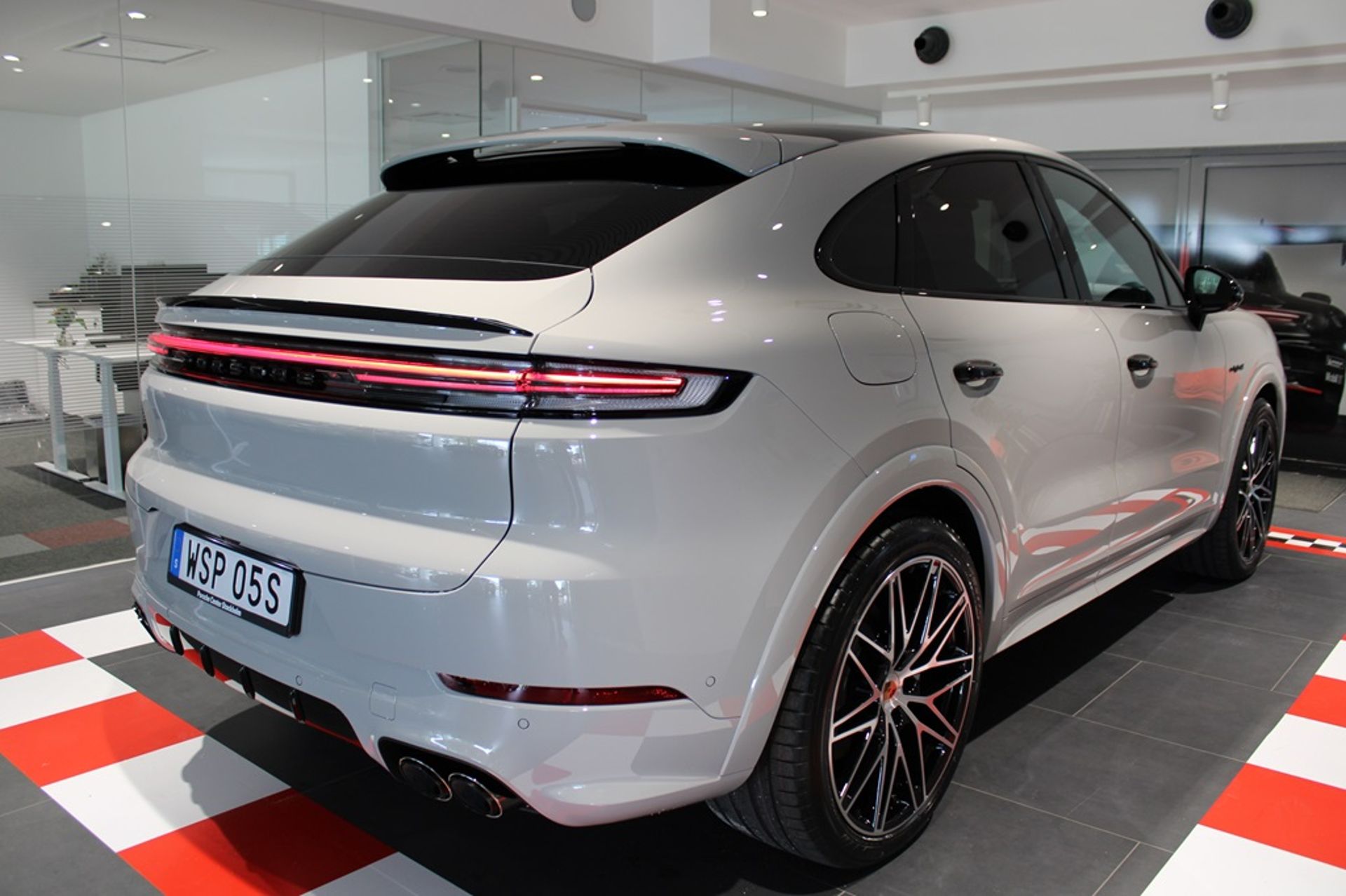 Porsche Cayenne E-Hybrid Coupé 2026, bild 7/23