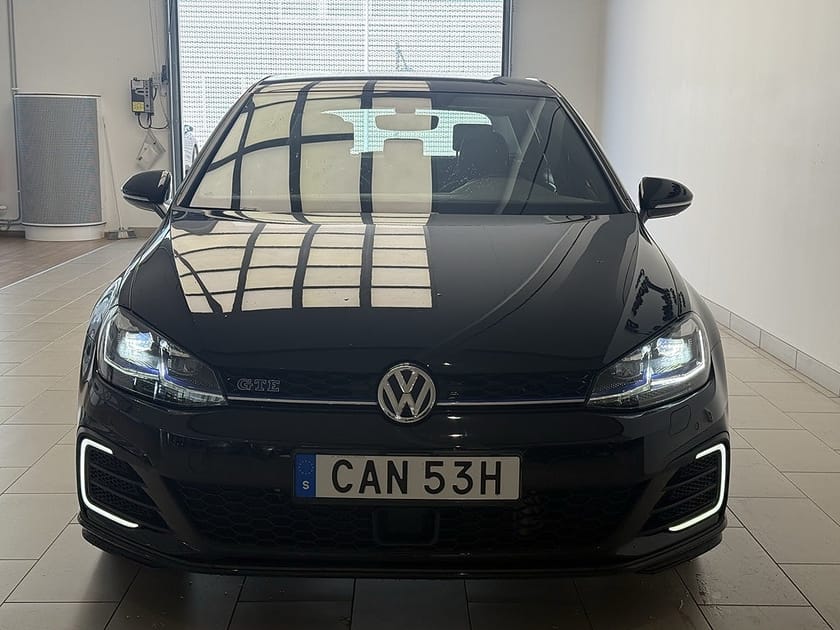 Bild 3 av Volkswagen Golf GTE 1.4 TSI DSG 204HK I Digital Cockpit I Park.S F