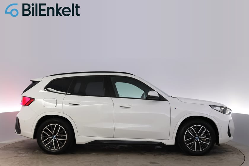 Bild 2 av BMW iX1 xDrive30 M Sport Business Innovation H&K 360*
