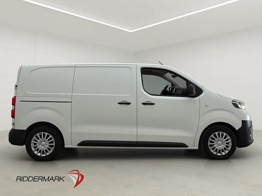 Bild 2 av Toyota Proace L2 177hk Ny-Kamrem Värmare Drag Kamera 1-Ägare