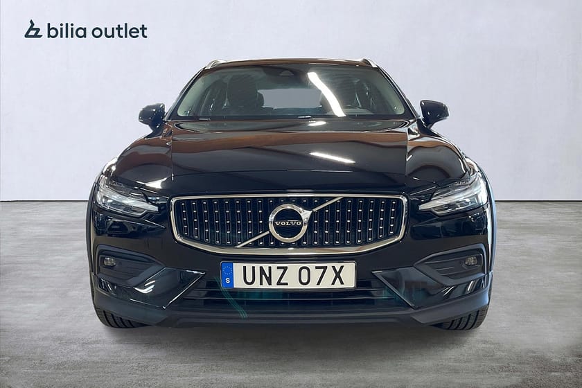 Bild 3 av Volvo V60 Cross Country B4 AWD Advanced Edition Skinn / B-Kamera / Drag / Moms