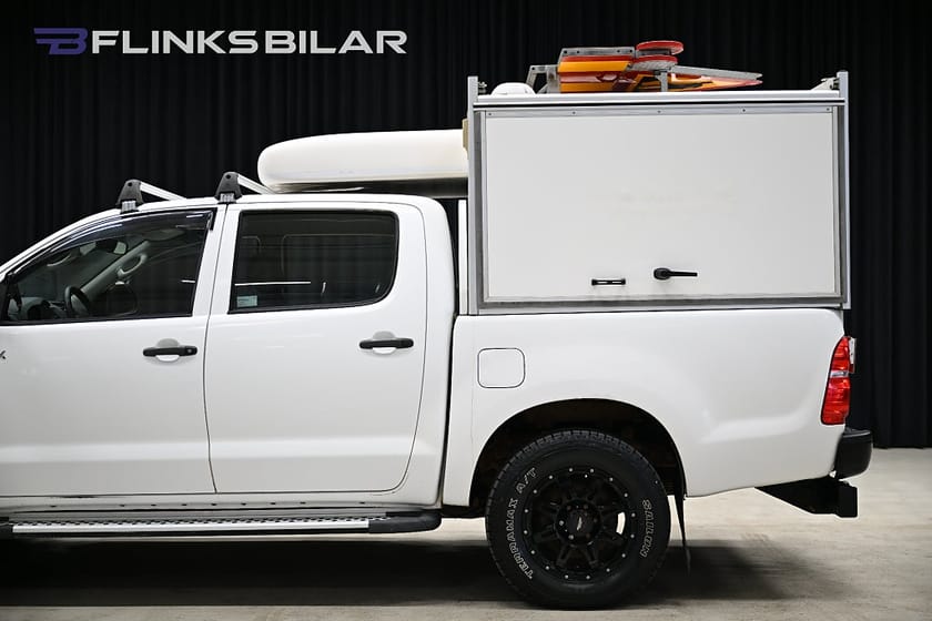 Bild 4 av Toyota Hilux Dubbelhytt 2.5 4x4 144HK Kåpa|Servicebil|Inredd|Drag|Värmare|Moms