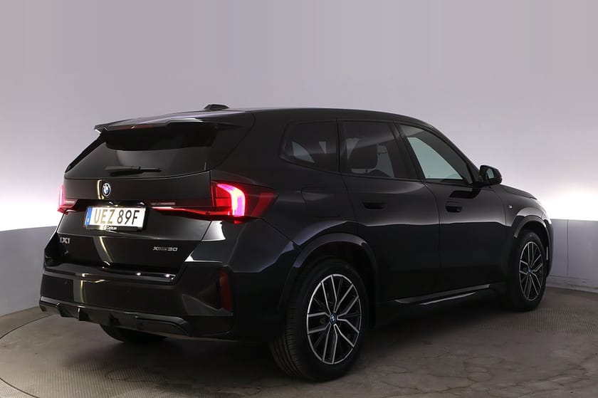 Bild 5 av BMW iX1 xDrive30 M-Sport Drag Läder BLIS Kamera Navi DAP