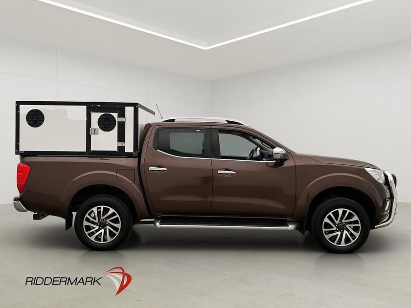Bild 2 av Nissan Navara Dubbelhytt Tekna 2.3 4WD Värm Diff Skinn Drag HUNDKÅPA