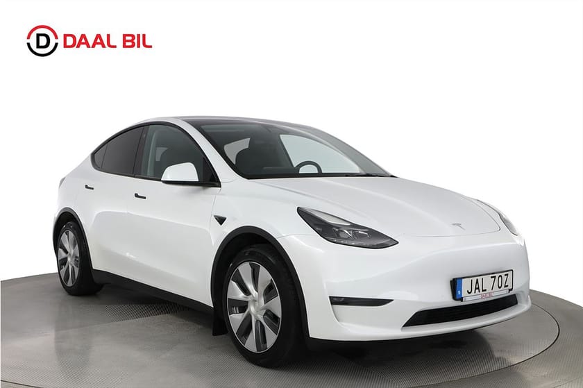 Bild 3 av Tesla Model Y Long Range AWD 77 kWh 514HK PANO DRAG AUTOPILOT B-KAM