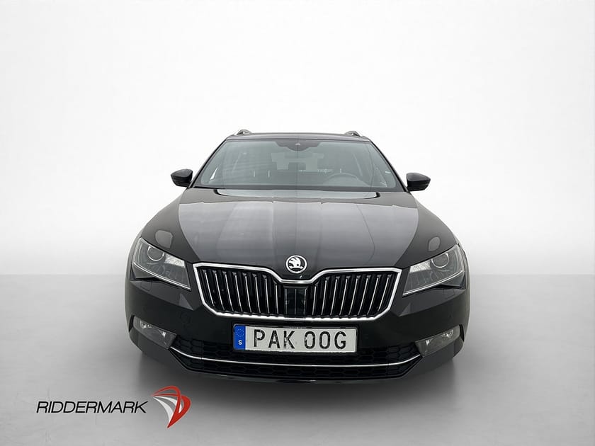 Bild 2 av Škoda Superb Kombi Skoda L&K Pano Cockpit Värm Kamera Drag Canton CarPla