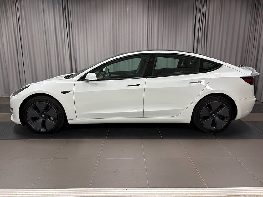 Bild 3 av Tesla Model 3 Long Range AWD Autopilot Inkl. Dragkrok Vinterhjul