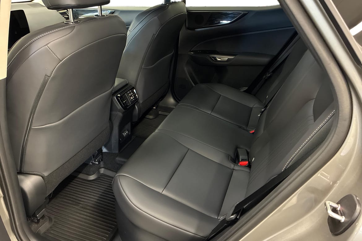 Lexus NX 450h+ E-CVT, 309hp, 2025