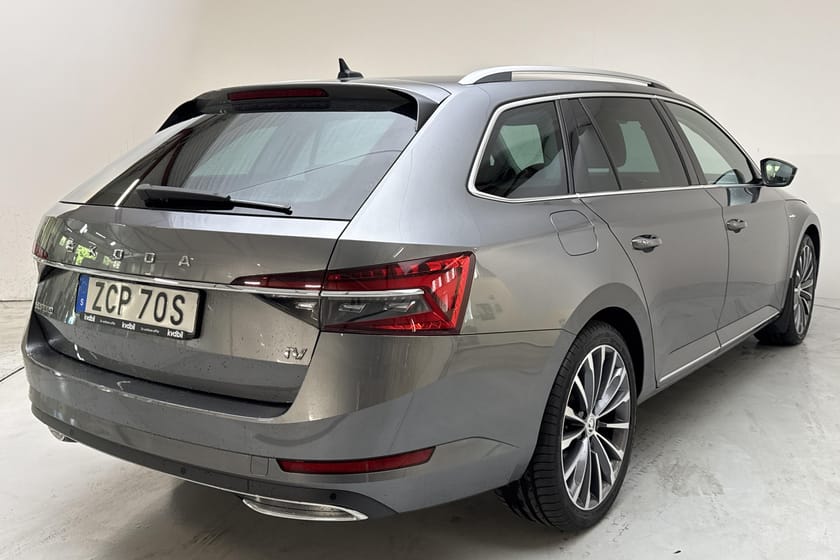 Bild 3 av Škoda Superb iV Kombi PHEV (218hk) L&K Business Adventure