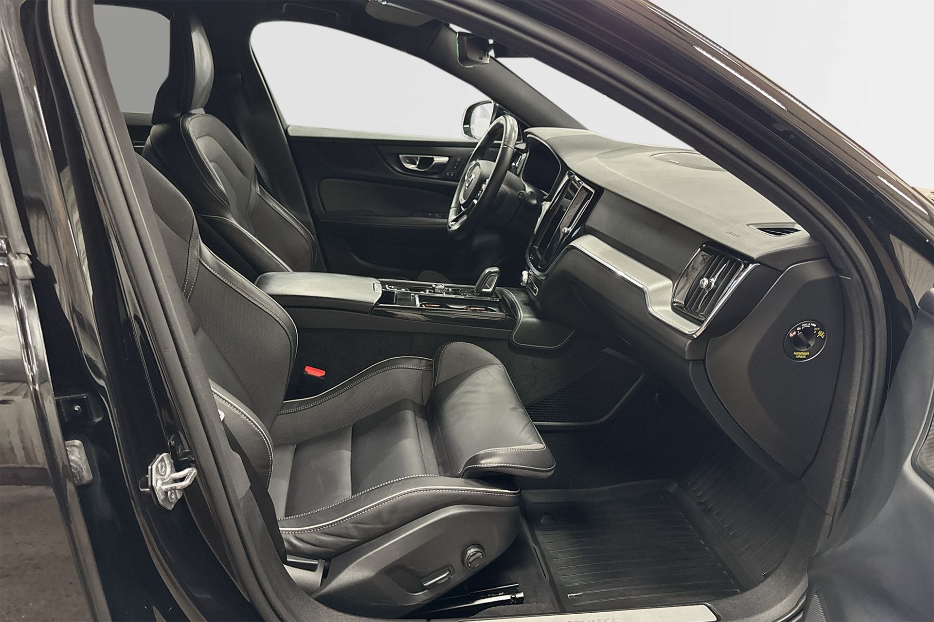 Volvo V60 Recharge T8 R-Design 2021, bild 5/10