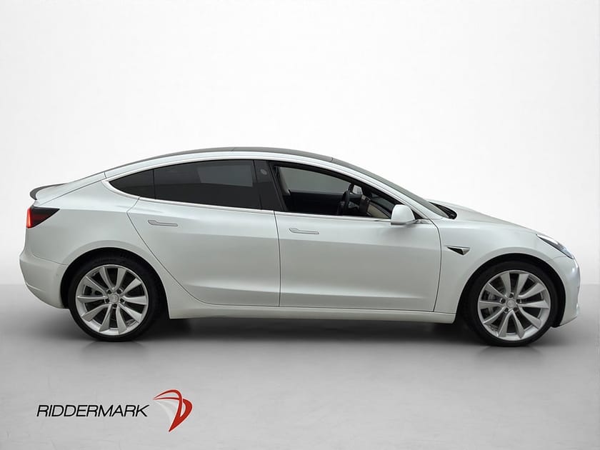 Bild 5 av Tesla Model 3 Long Range AWD Sv-Såld Autopilot Pano Kamera