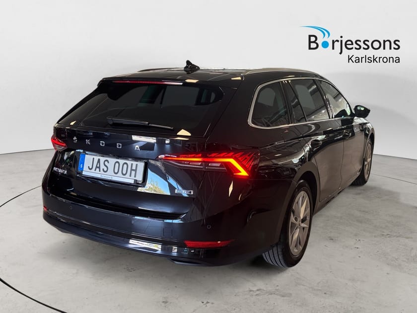 Bild 3 av Škoda Octavia Kombi VIA COMBI STYLE 1,0 TSI M-HEV 110 HK