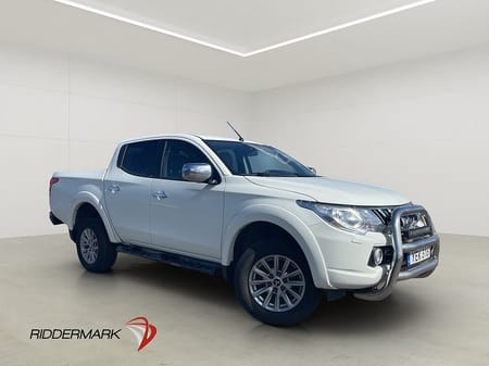 Mitsubishi L200 Dubbelhytt 2.4 4WD Business Dragkrok Kamera Skinn Moms