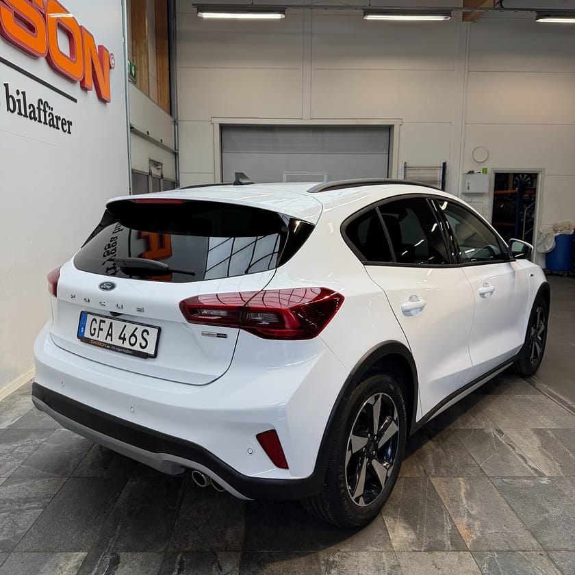 Bild 4 av Ford Focus Active 1.0 Hybrid Business Carplay Backkamera