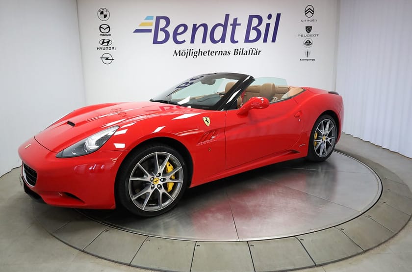 Bild 4 av Ferrari California 4.3 V8 DCT / Svensksåld