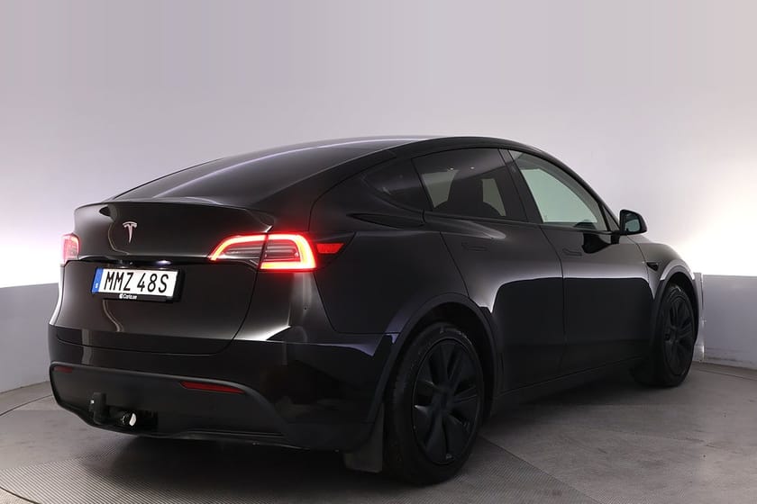 Bild 5 av Tesla Model Y Standard Range RWD Autopilot Panorama Drag