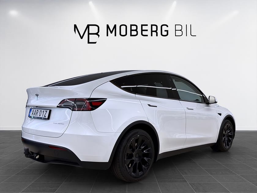 Bild 5 av Tesla Model Y Long Range AWD 514hk Pano Drag Läder B-Kamera