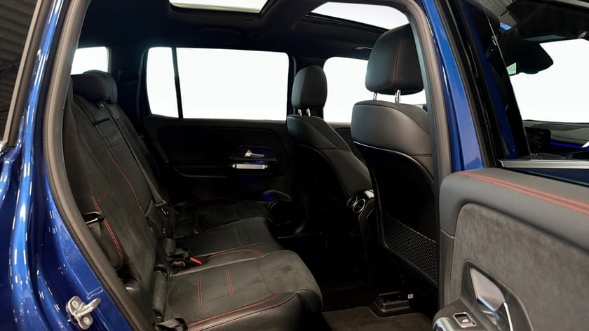 Bild 5 av Mercedes-Benz EQB 250+ AMG Line Advanced 7-Sits Pano Navi Värmare