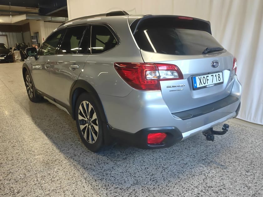 Bild 5 av Subaru Outback 2.0 4WD, Summit, 150hk, Värmare, Drag, V-hjul