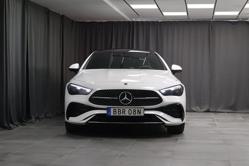 Bild 3 av Mercedes-Benz CLE 300 e Coupé AMG Premium Plus Pano HUD Burmester Moms
