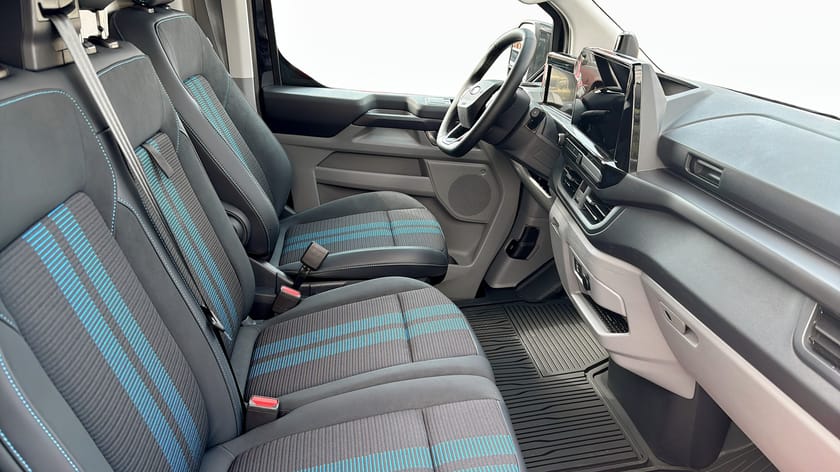 Bild 3 av Ford Transit Custom 82.5 kWh AWD E-CUSTOM 26.50 SPORT SKÅP 340L (L2) 286HK