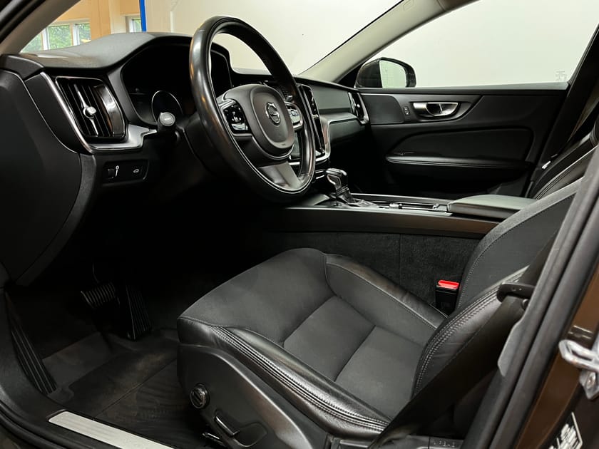 Bild 4 av Volvo V60 D3 AWD Momentum Advanced SE II