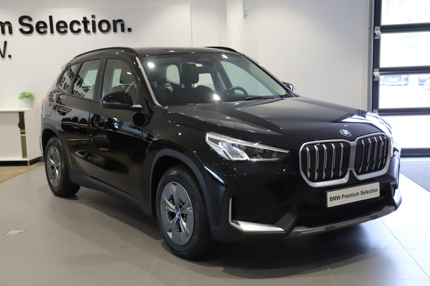 Bild 4 av BMW iX1 xDrive30 xDrive 30e / Sportstolar / Dragkrok / DAP