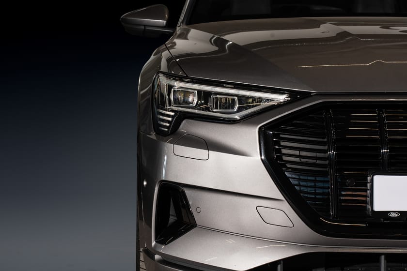 Bilde 4 av Audi e-tron 55 quattro Forvarme App B&O El-seter 360 Sort taktrekk+