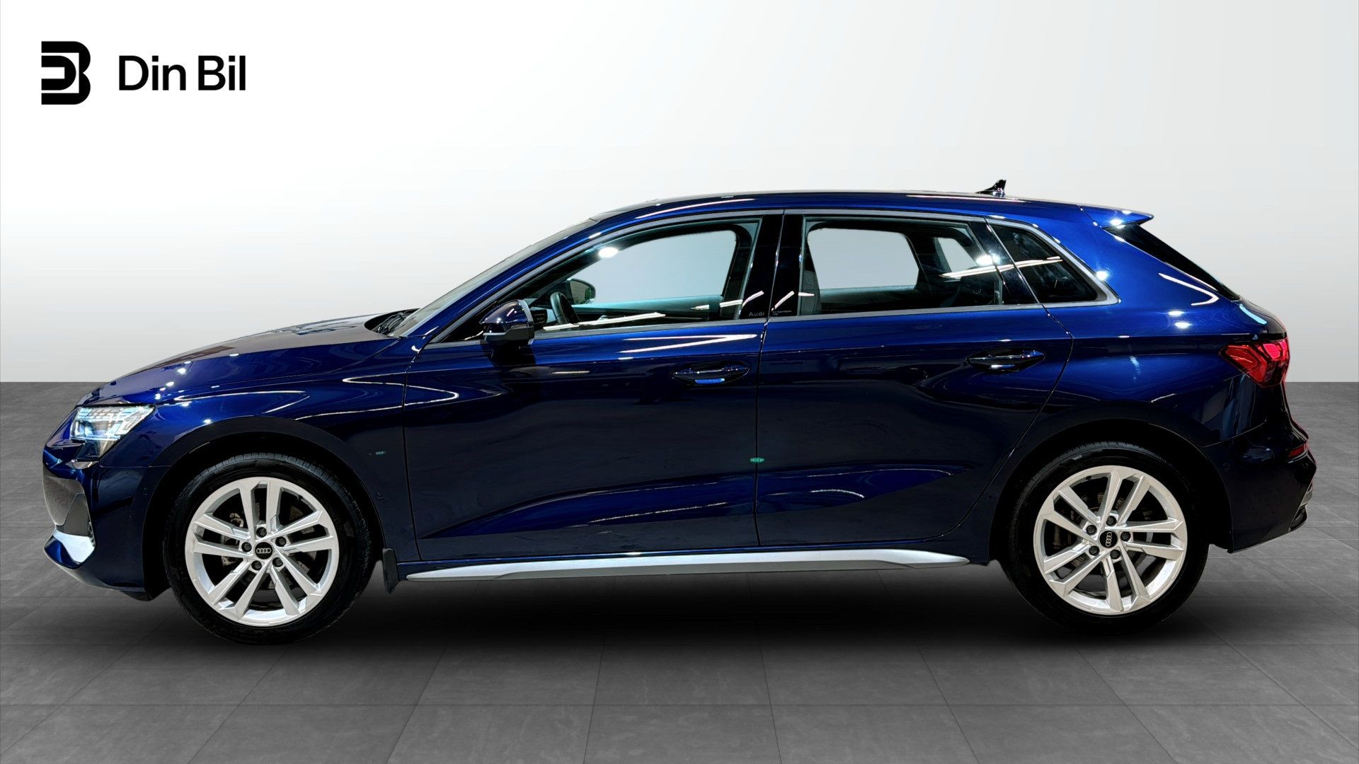 Audi A3 Sportback 35 TFSI 2025, photo 2/10
