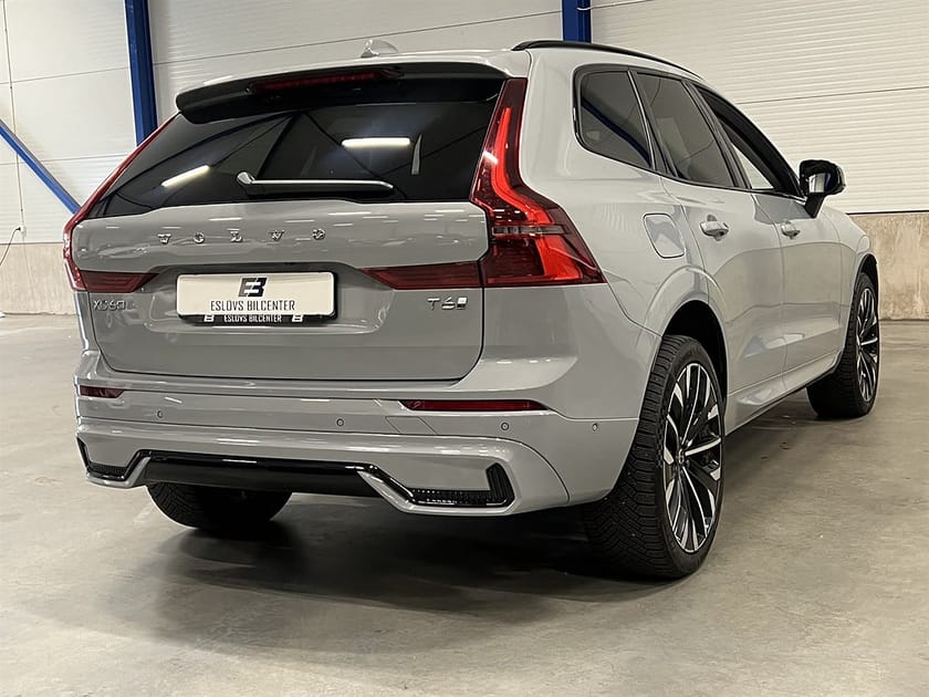 Bild 4 av Volvo XC60 Recharge T6 350 HK AWD / Leasebar / Plus Dark / 21" / Drag /