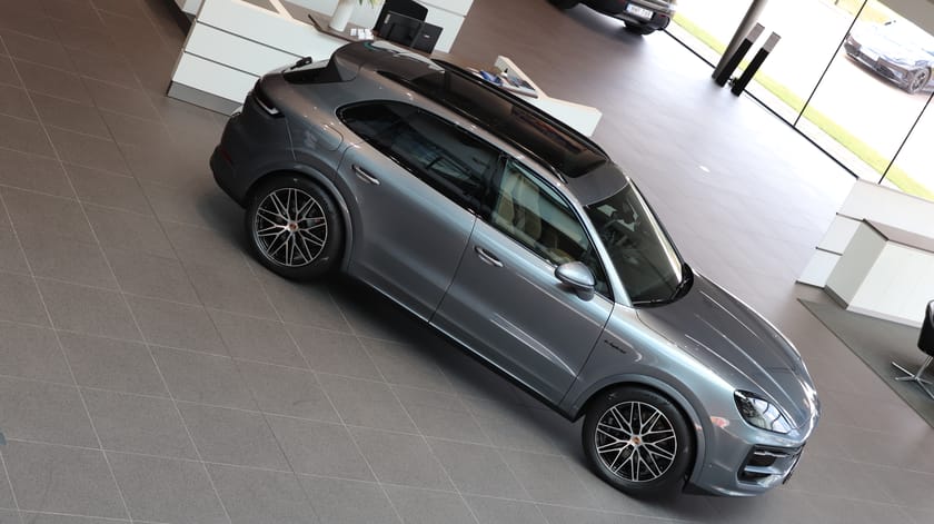 Bild 3 av Porsche Cayenne E-Hybrid 