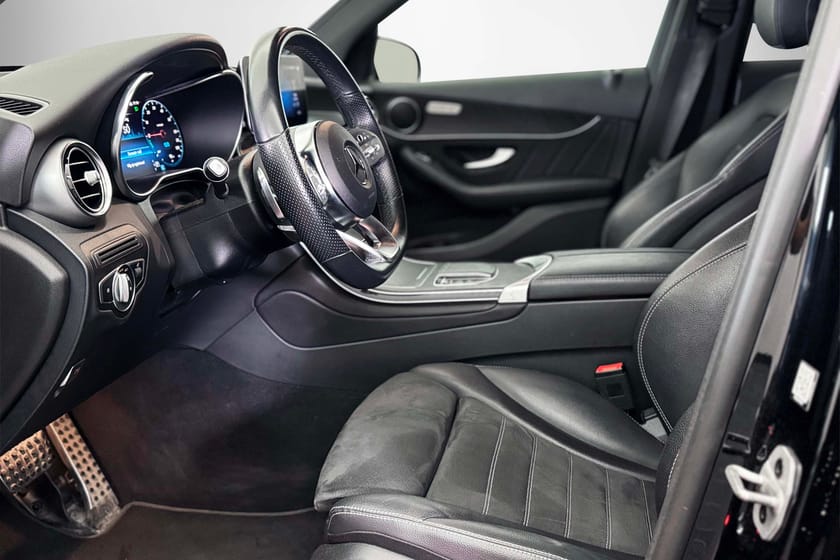 Bild 5 av Mercedes-Benz GLC 300 de 4MATIC PLUG-IN/AMG-LINE/NIGHT PACKAGE/ COCKPIT/