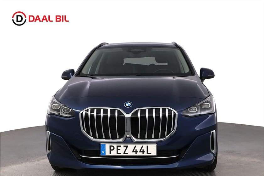 Bild 2 av BMW 225e xDrive Active Tourer 245HK LUXURY LINE B-KAM NAV LÄDER