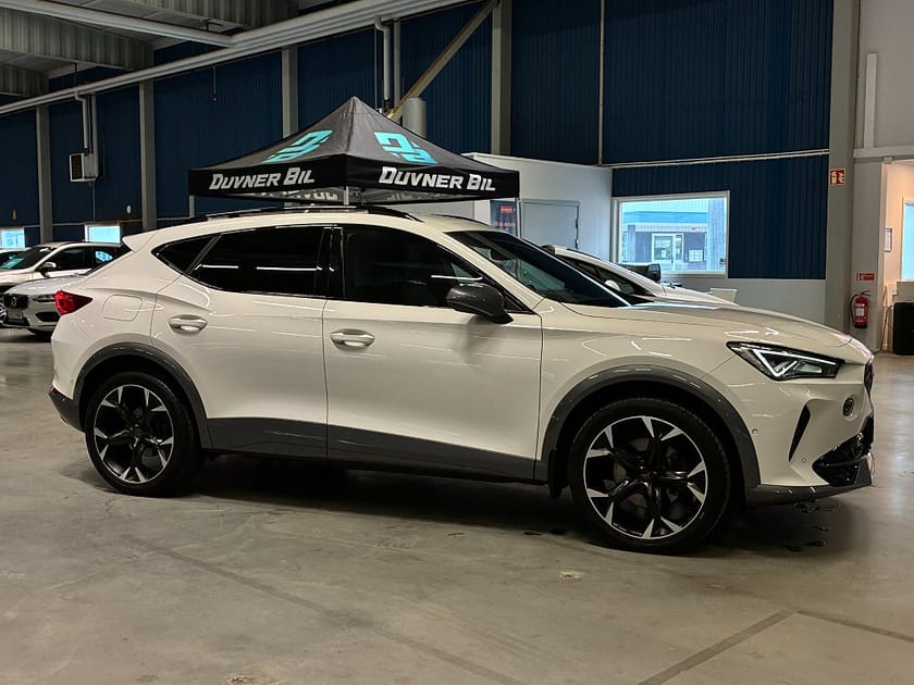 Bild 2 av CUPRA Formentor e-Hybrid VZ Laddhybrid V-hjul Drag
