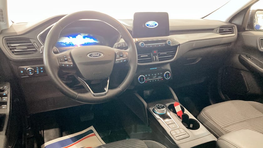 Bild 4 av Ford Kuga Plug-In Hybrid 225hk Titanium pHev 64km Range 3995kr/mån Privatlease
