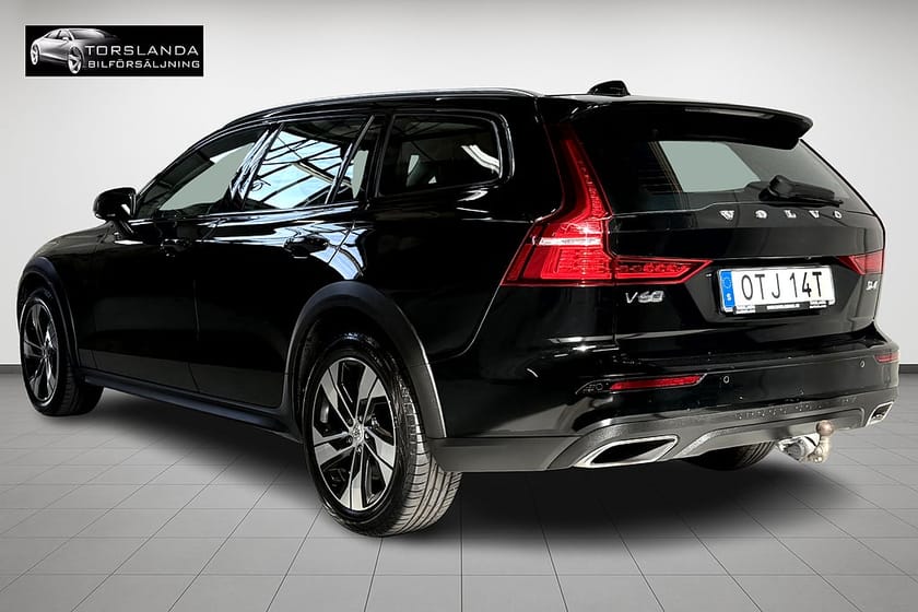 Bild 3 av Volvo V60 Cross Country D4 AWD 190 Auto Skinn HUD B-Kamera GPS Krok
