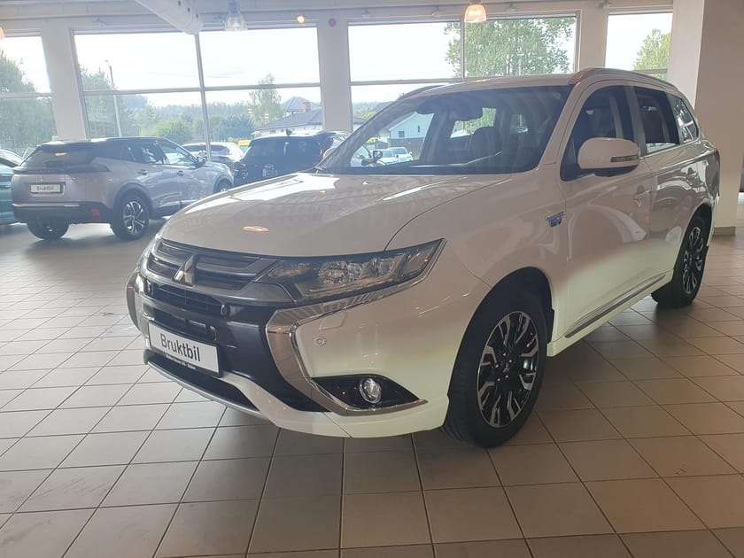 Bilde 1 av Mitsubishi Outlander PHEV Verdensledende 6 år på rad !