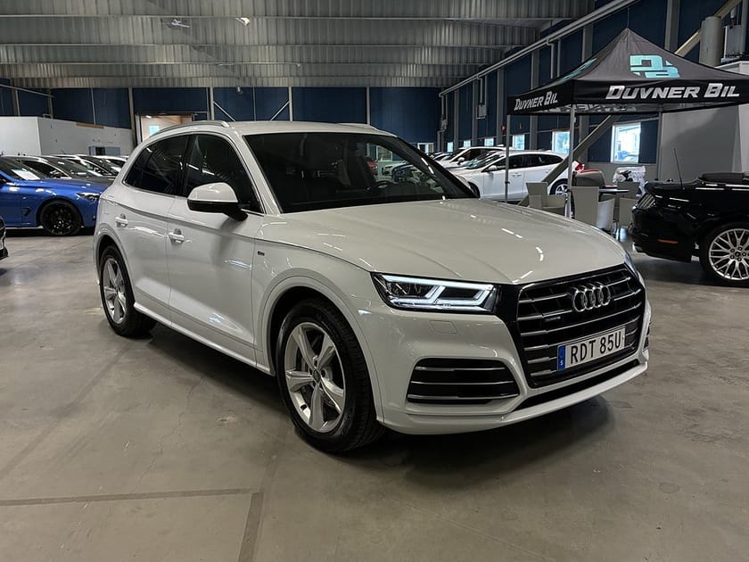 Bild 1 av Audi Q5 55 TFSI e quattro Luft | Cockpit | Navi