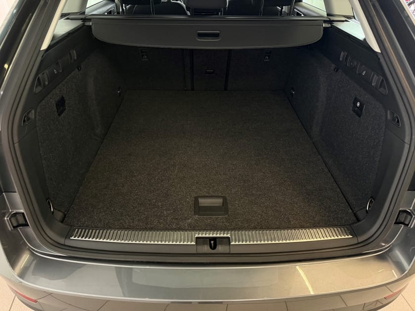 Bild 4 av Škoda Superb Kombi 1,5 TSI 150 HK DSG7