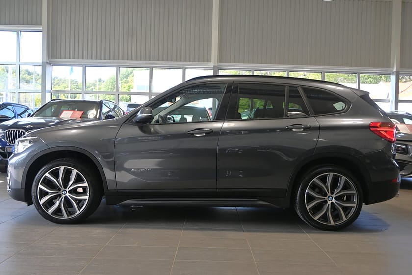 Bild 2 av BMW X1 xDrive20d Aut Sport line Pano H/K Drag HUD