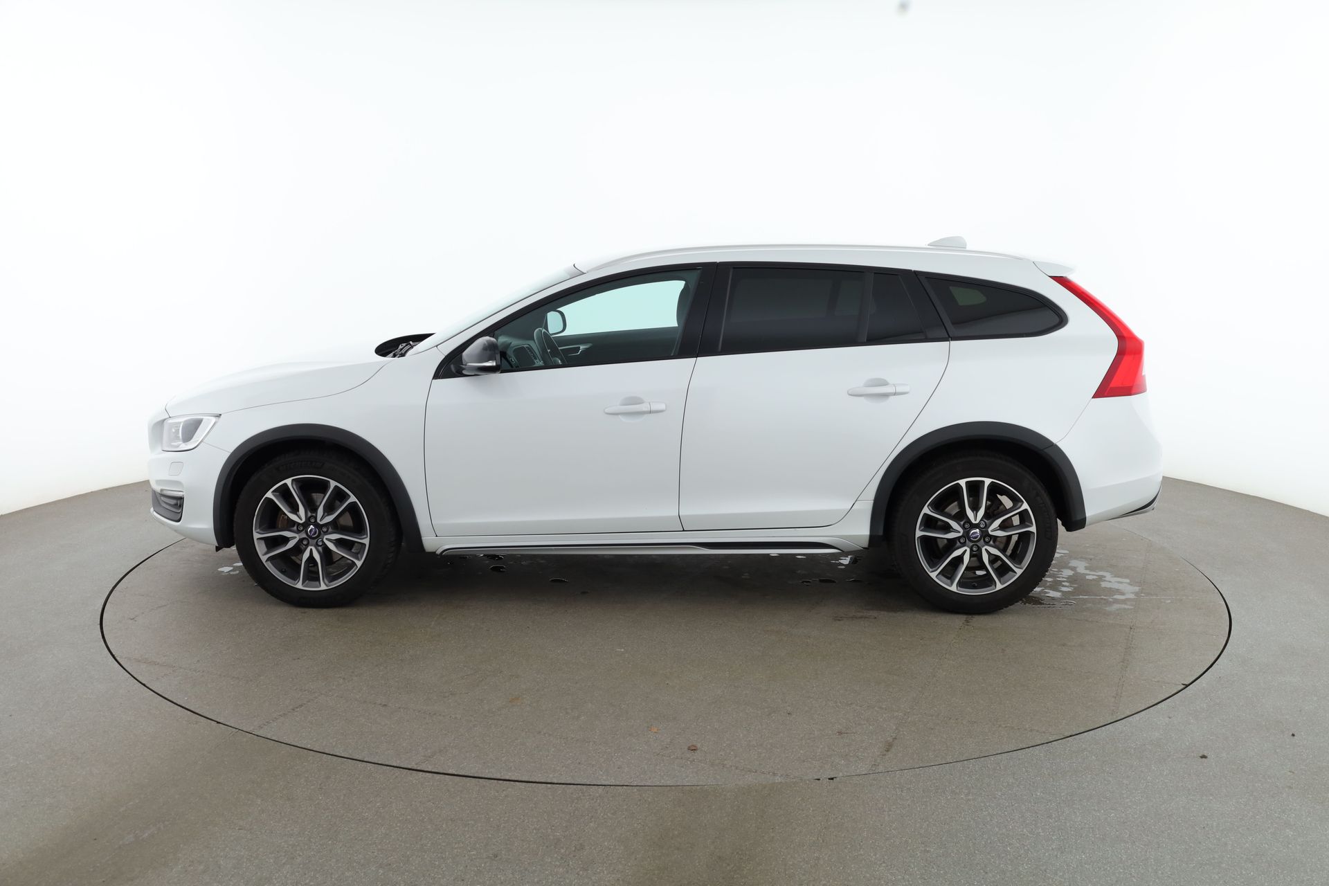 Volvo V60 Cross Country 2018, bild 2/10