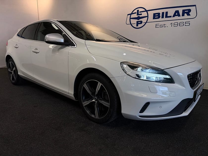 Bild 1 av Volvo V40 D3 Geartronic R-Design/ Keyless/ Drag/ Ny Kamrem/ Vhjul