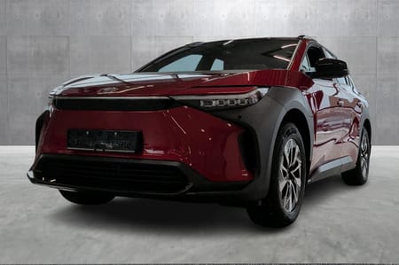 Toyota bZ4X AWD-i Active Tech, Hengerfeste, Adaptiv cruise, Kamera