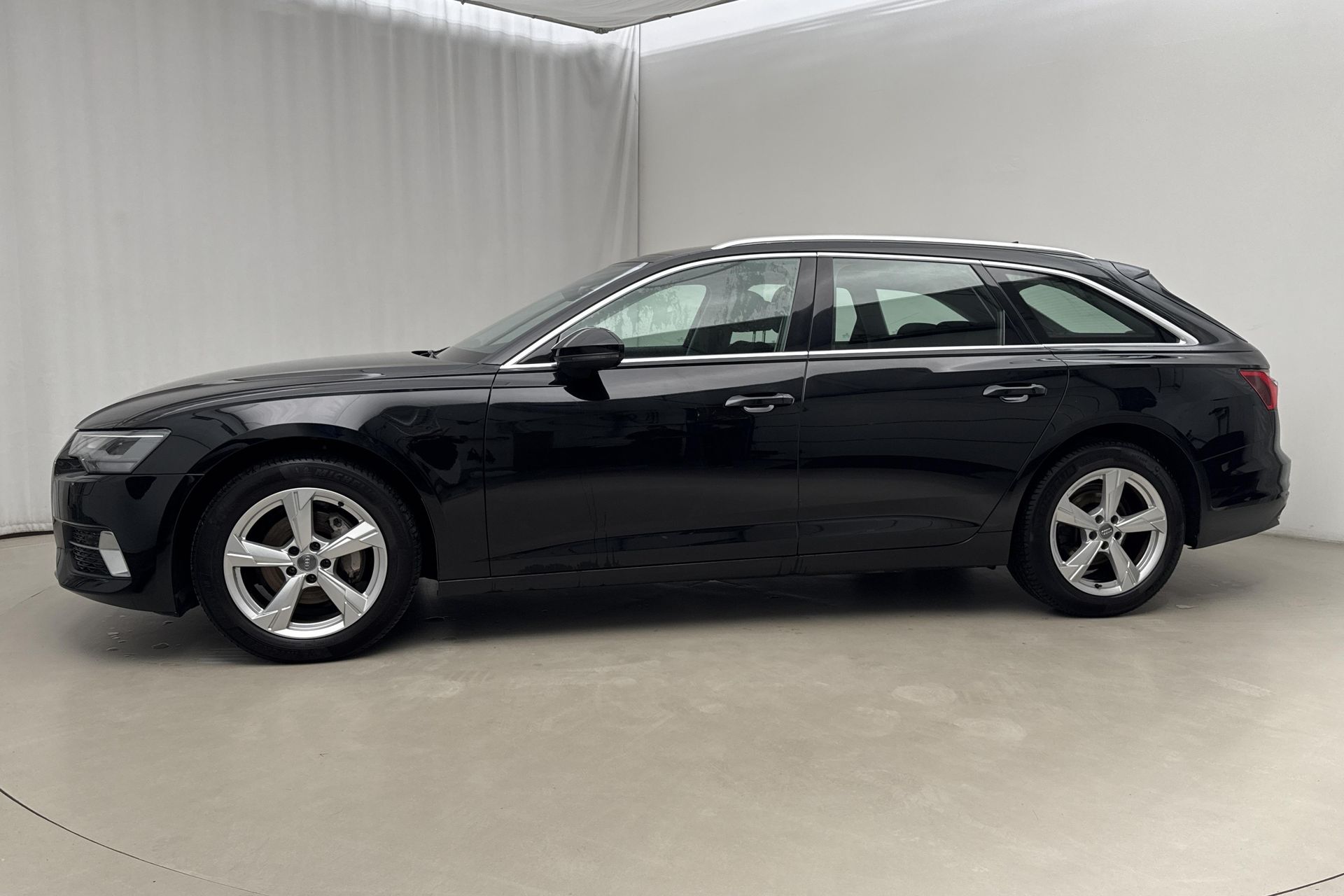 Audi A6 Avant 40 TDI 2019, bild 2/10