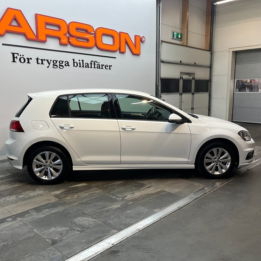 Bild 3 av Volkswagen Golf 5-dörrar 1.2 TSI R-Line Backkamera