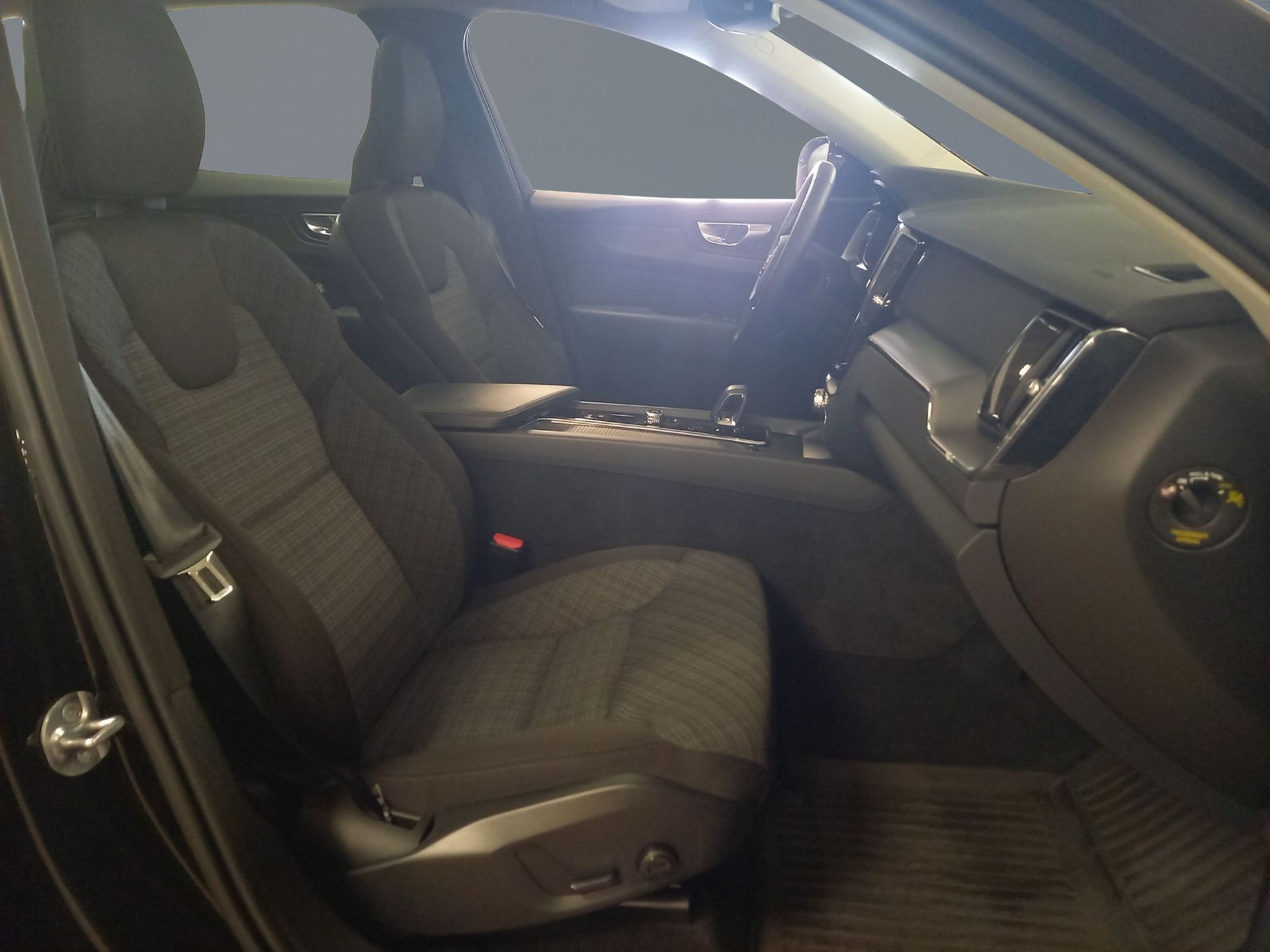 Volvo XC60 T6 AWD Core Special Edition 2025, kuva 7/13