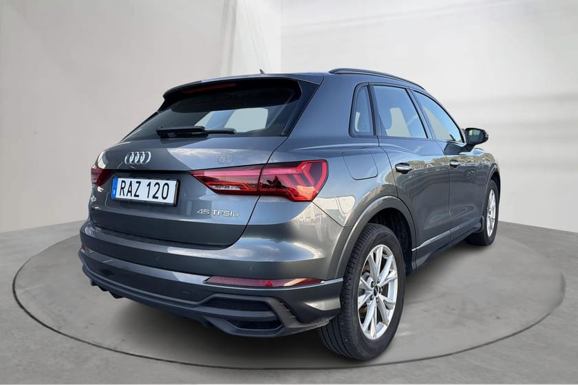 Bild 3 av Audi Q3 45 TFSI e (245hk) S Line Matrix LED